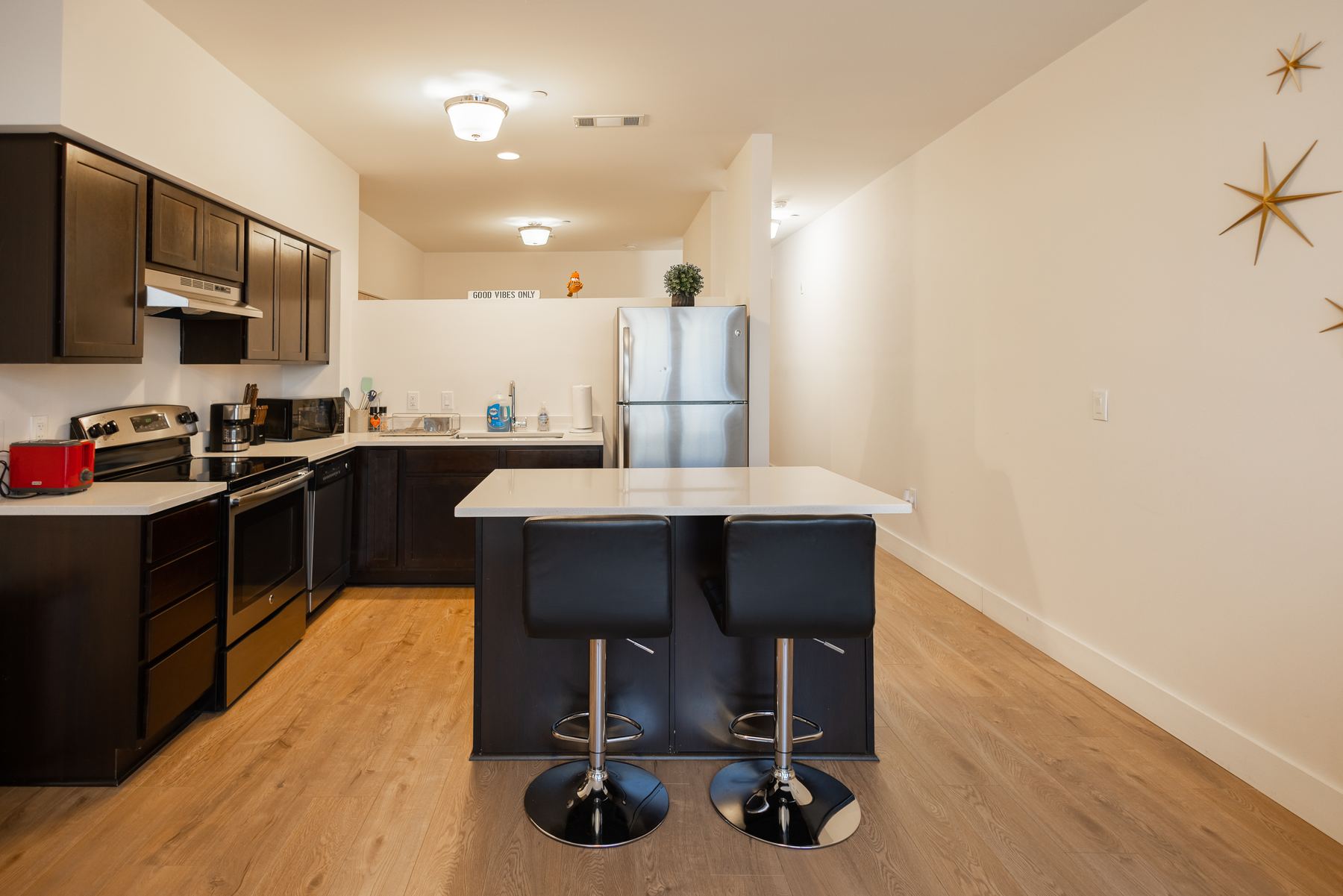 Kitchen island with Caesarstone countertop