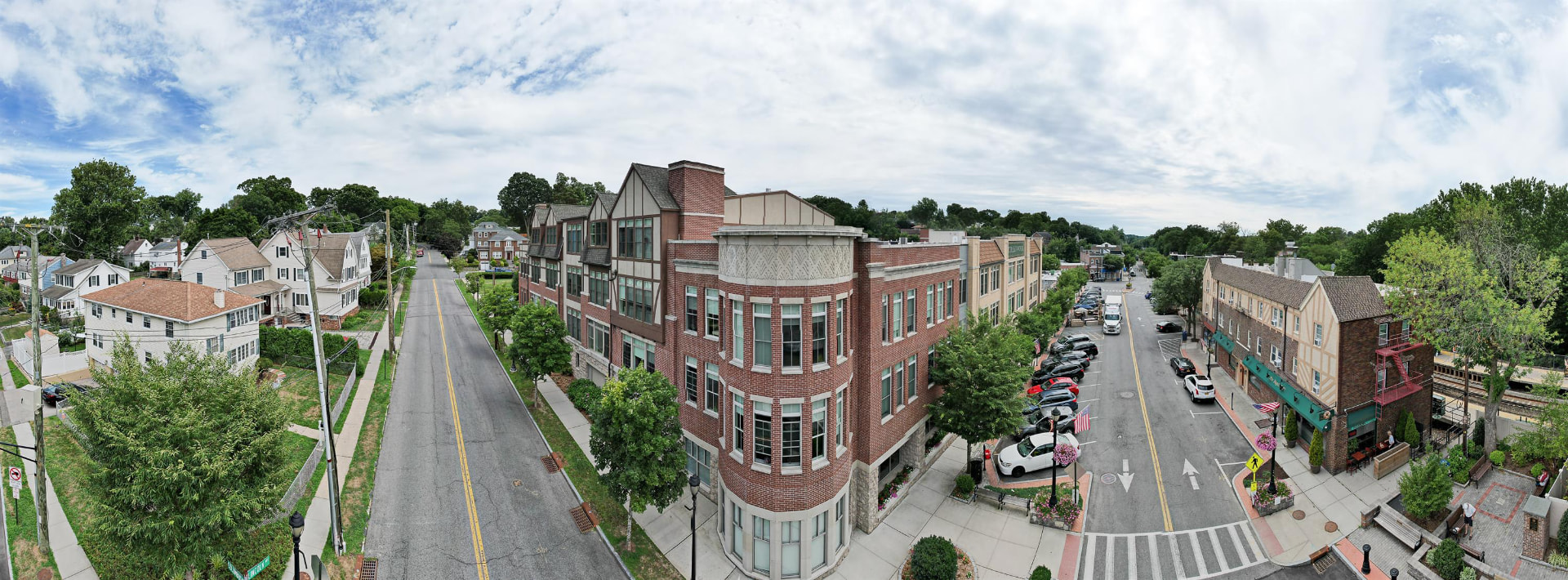 Panoramic view of The Avenue at Crestwood along Columbus Avenue